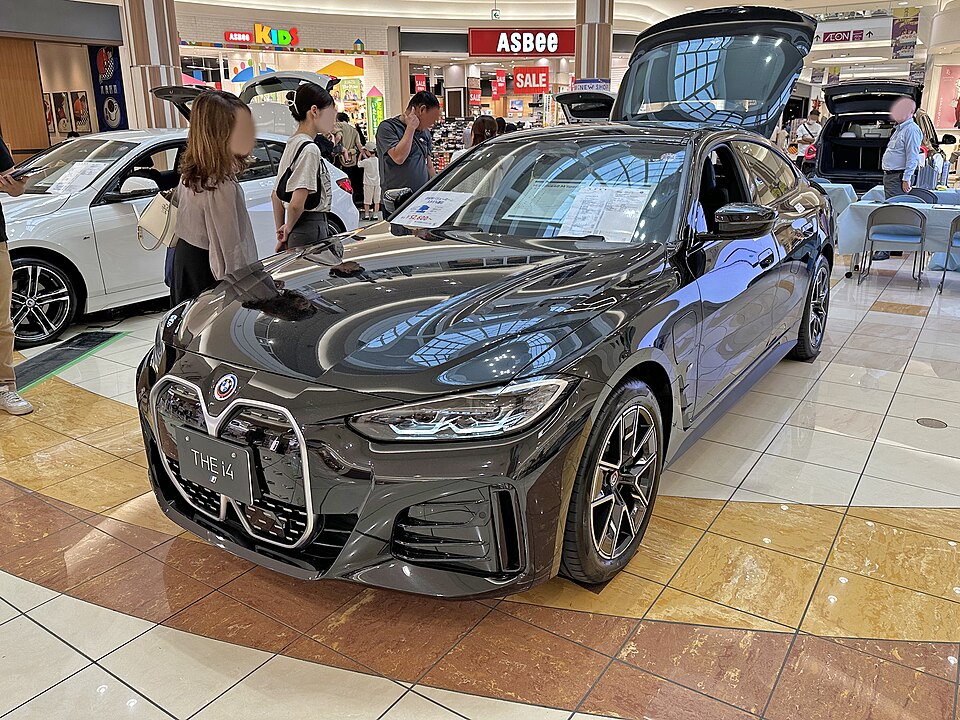 BMW i4