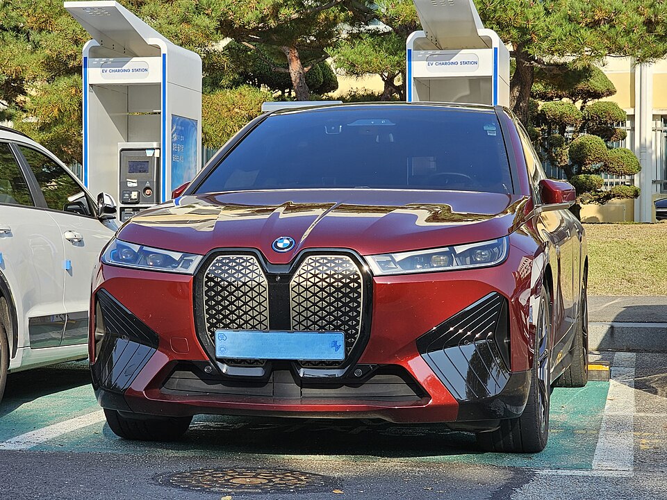 BMW iX
