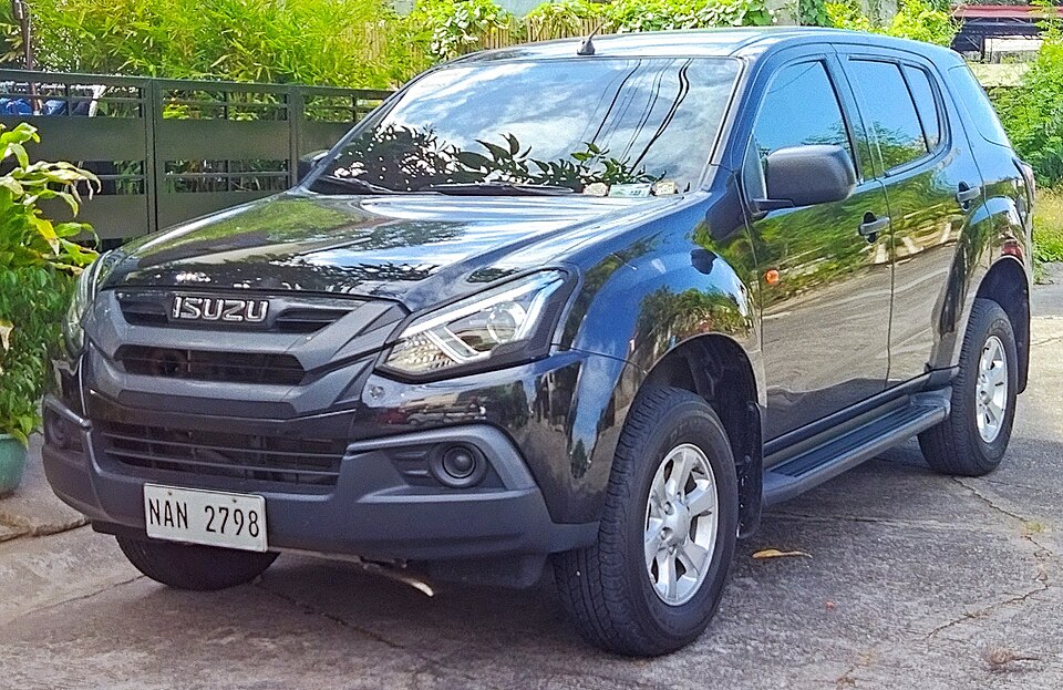 Isuzu MU-X 1st gen