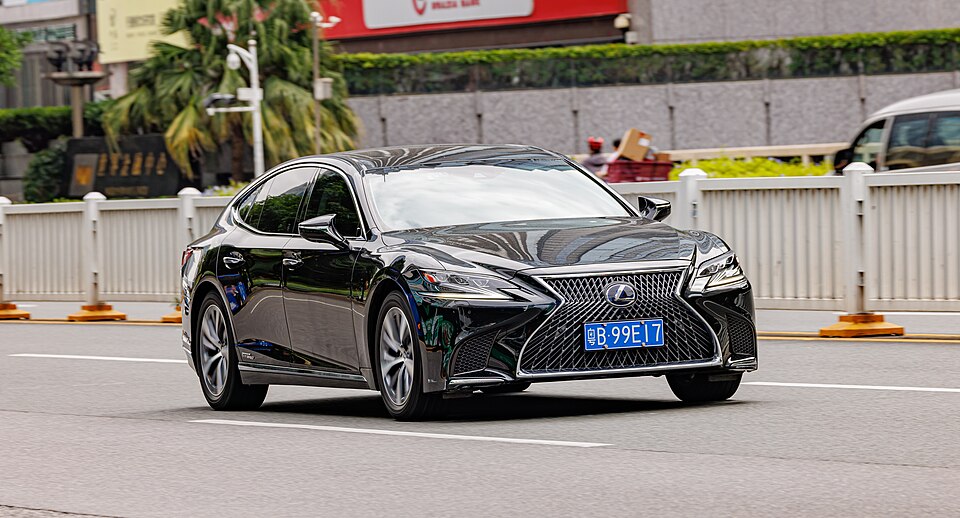Lexus LS