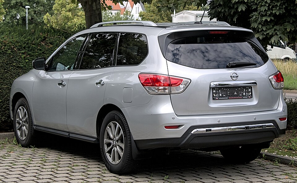 Nissan Pathfinder R52